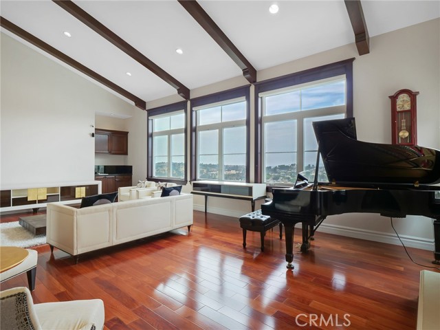 MLS #TR25126245 image #1