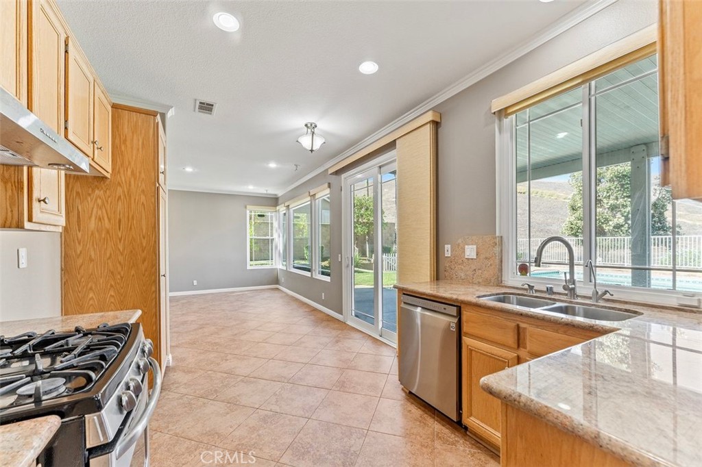 MLS #TR25243391 image #8