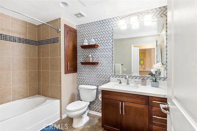 MLS #NP25217763 image #6