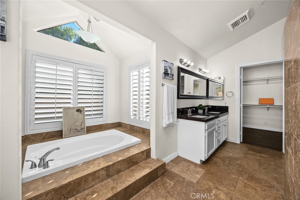 MLS #TR25268781 image #17