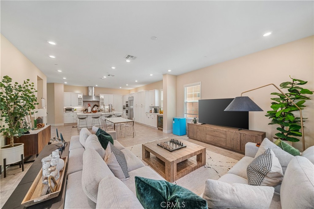 MLS #TR25270570 image #2