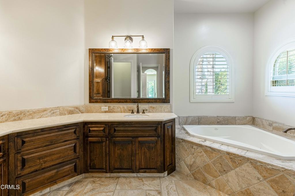 MLS #V1-25592 image #24