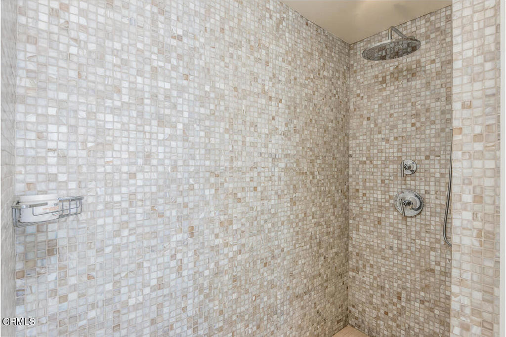 MLS #V1-27427 image #32