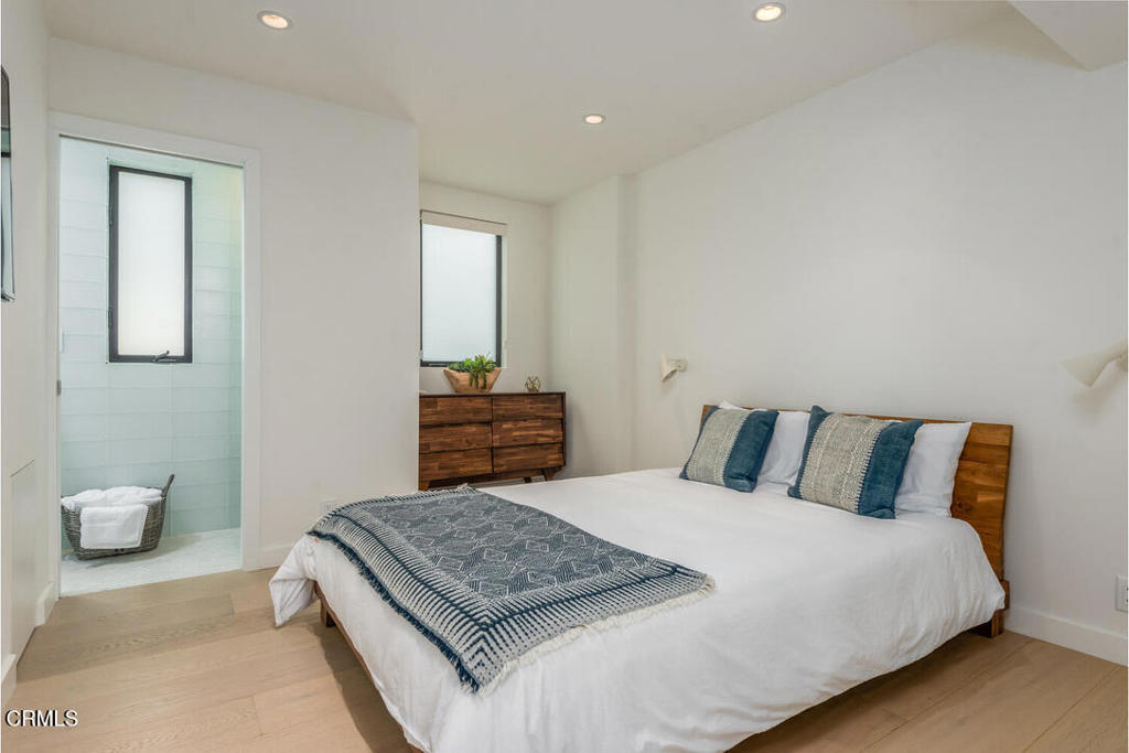 MLS #V1-27427 image #34