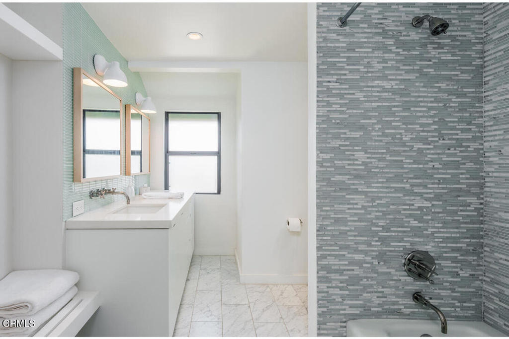 MLS #V1-27427 image #40