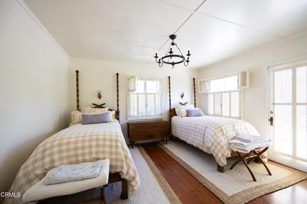 MLS #V1-28011 image #32