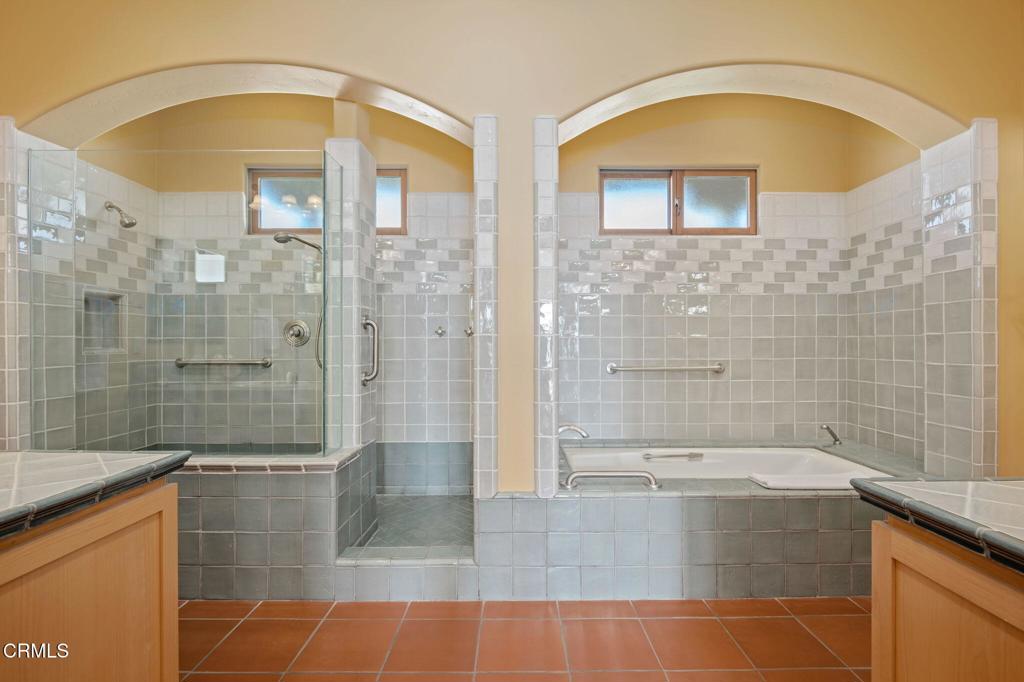 MLS #V1-28039 image #27