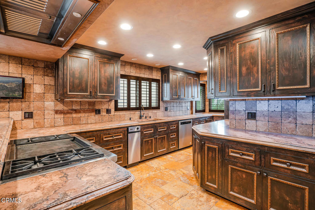 MLS #V1-28547 image #15