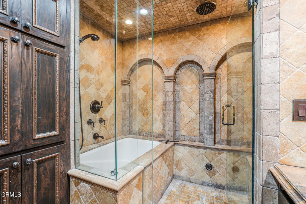 MLS #V1-28547 image #23