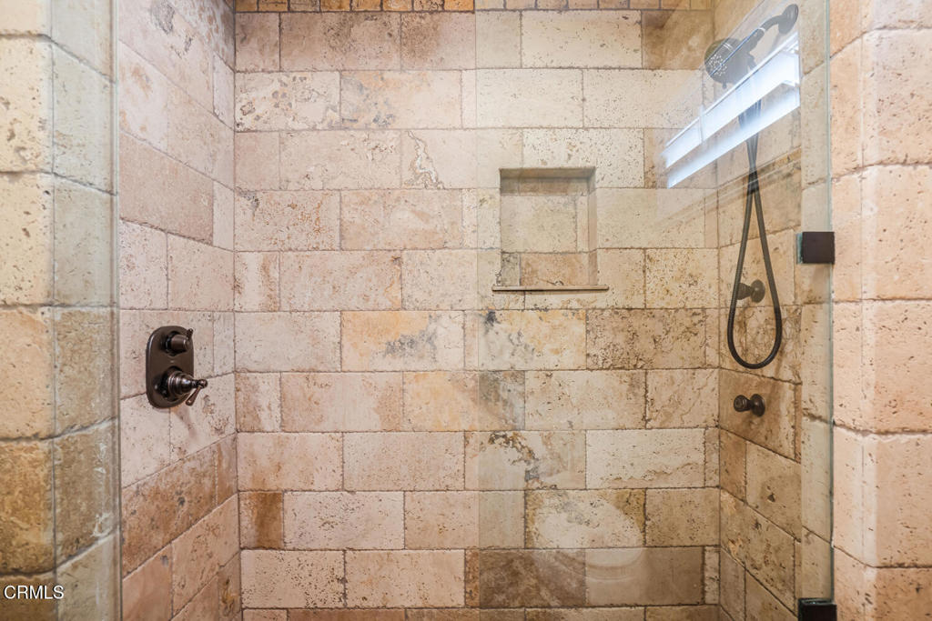 MLS #V1-28547 image #38