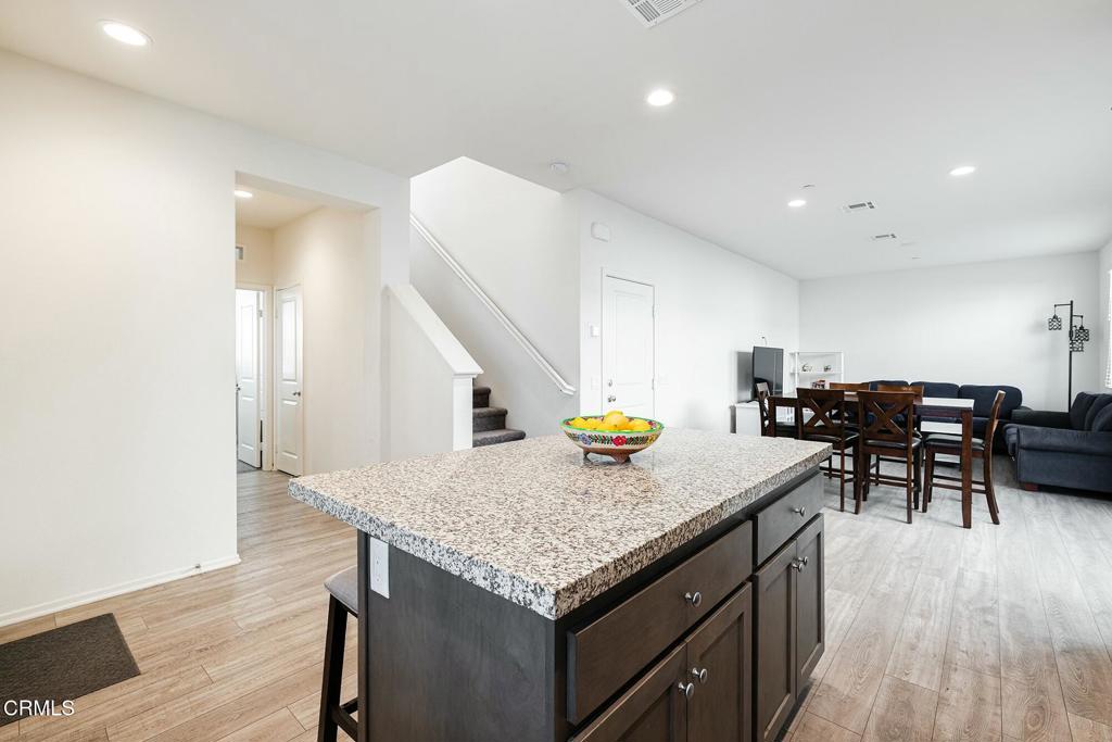 MLS #V1-28702 image #2