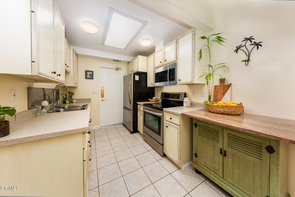 MLS #V1-29002 image #10