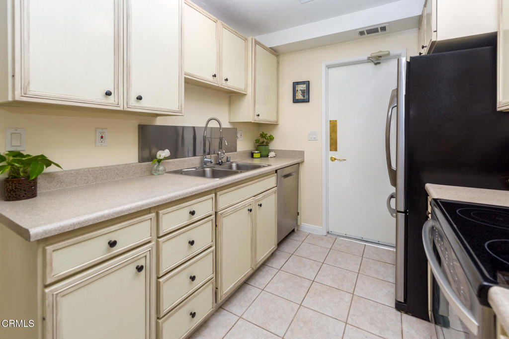 MLS #V1-29002 image #11