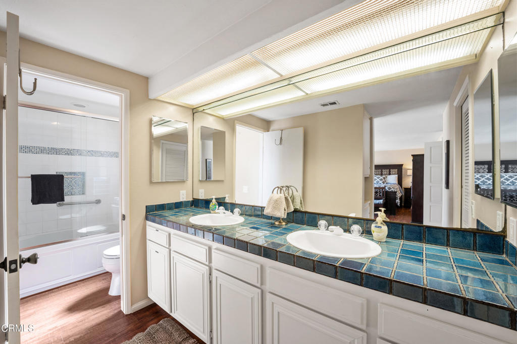 MLS #V1-29022 image #16