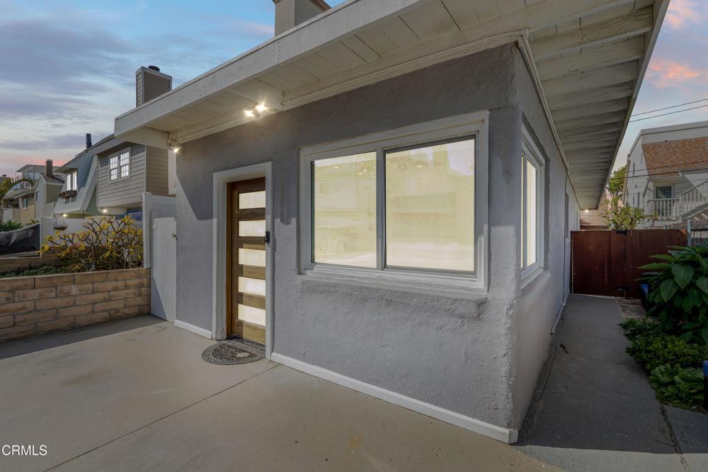 MLS #V1-29233 image #2