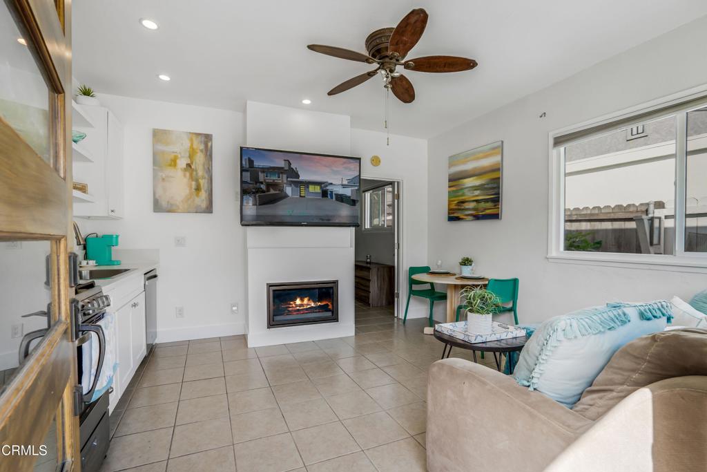 MLS #V1-29233 image #3