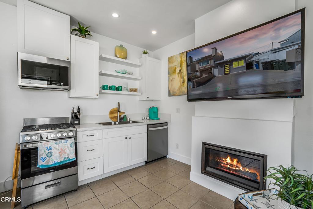 MLS #V1-29233 image #6