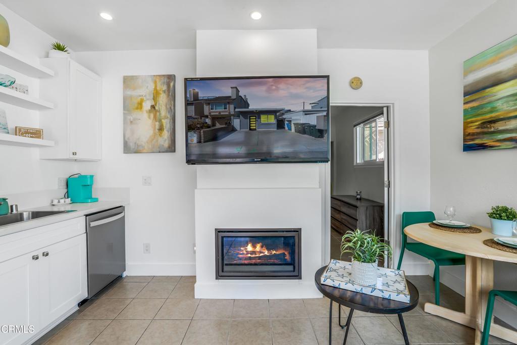 MLS #V1-29233 image #8