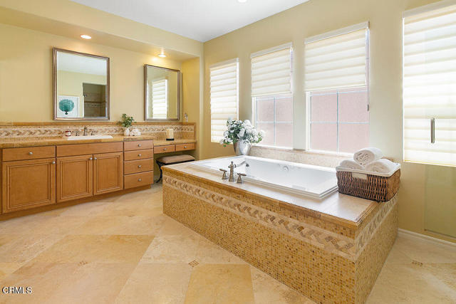 MLS #V1-29518 image #37