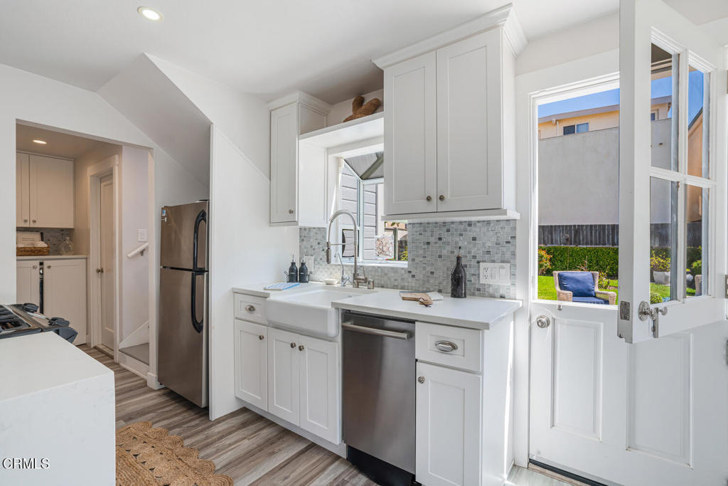 MLS #V1-29662 image #9