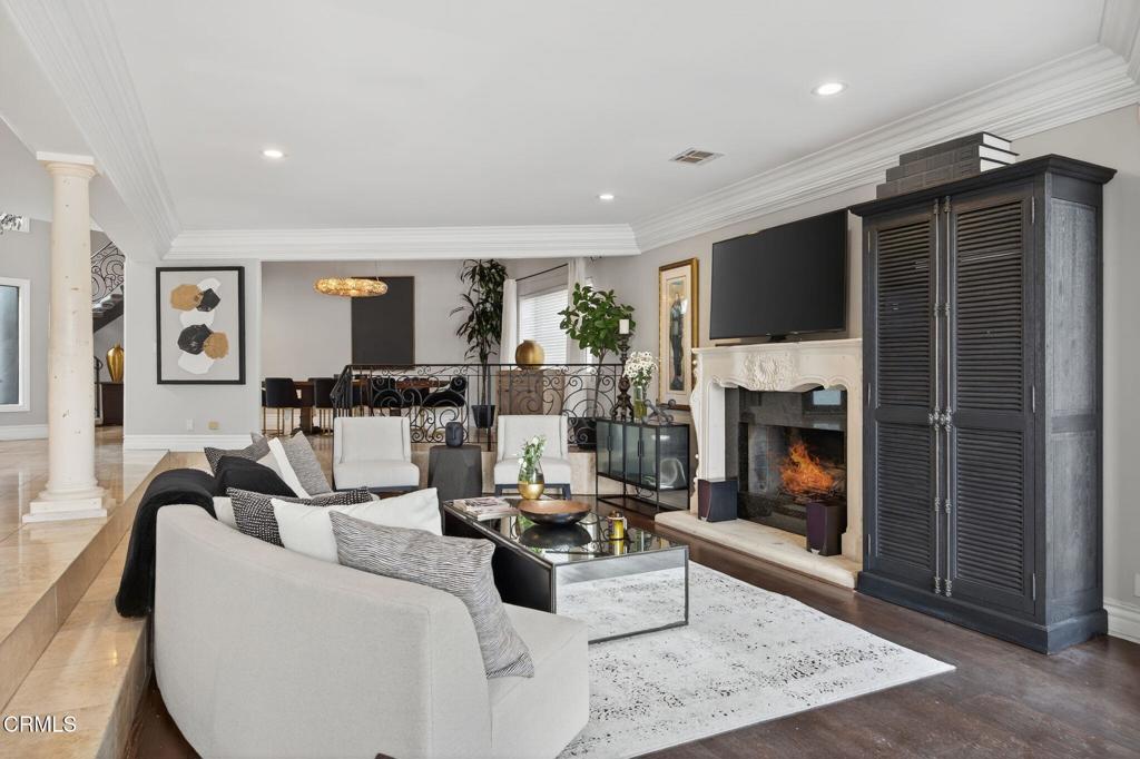 MLS #V1-29731 image #10