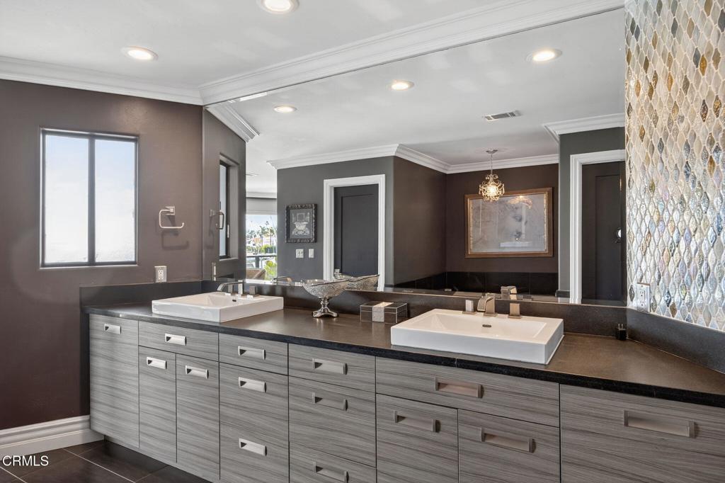 MLS #V1-29731 image #25