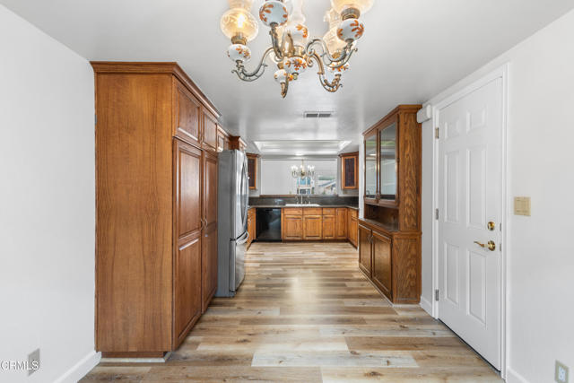 MLS #V1-30614 image #22