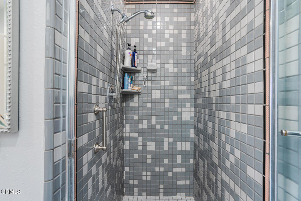 MLS #V1-31345 image #33