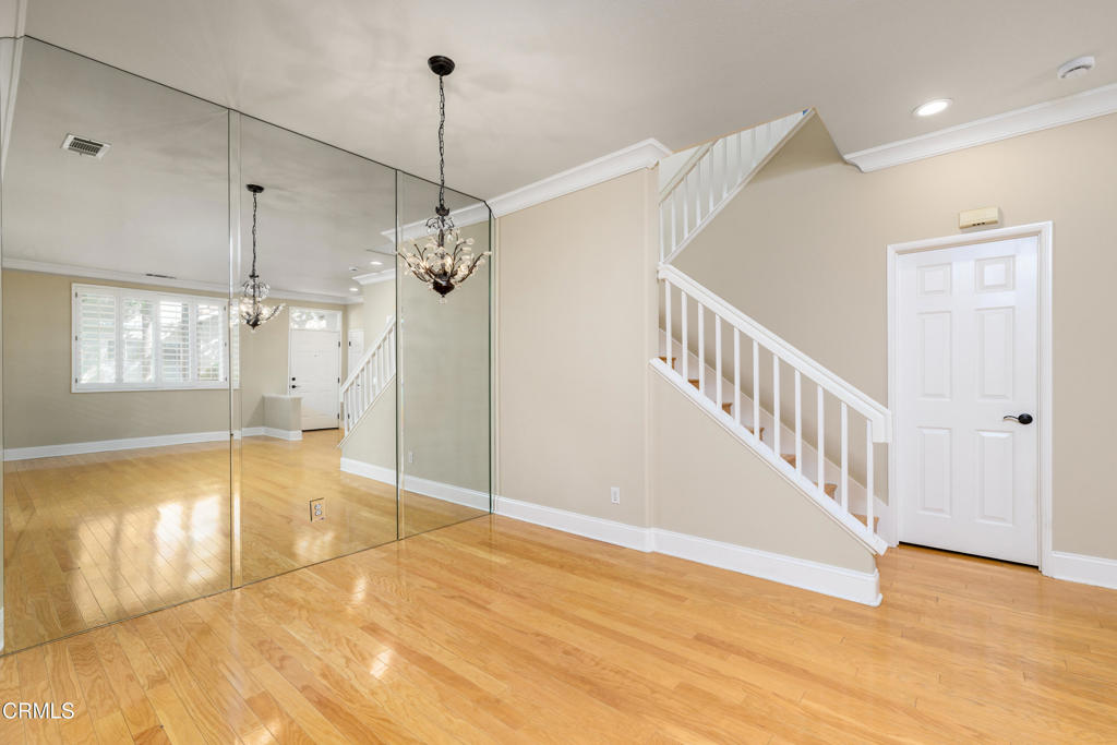 MLS #V1-31382 image #7