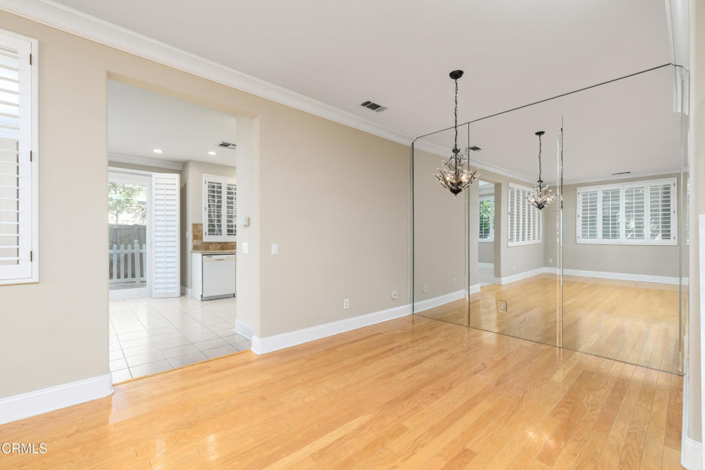 MLS #V1-31382 image #8