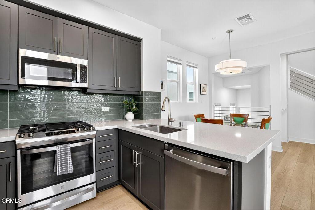 MLS #V1-31439 image #10