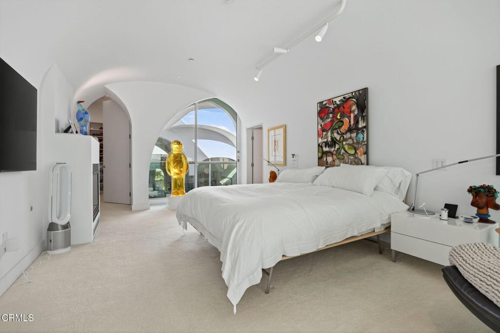 MLS #V1-31449 image #32