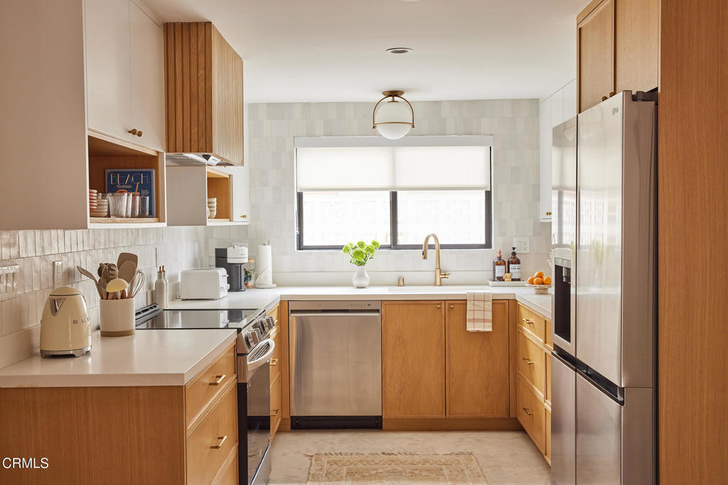 MLS #V1-31659 image #2