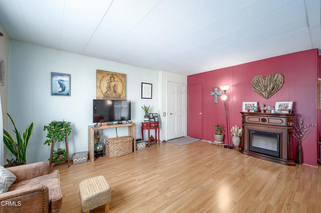 MLS #V1-31704 image #4