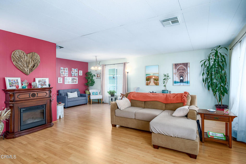 MLS #V1-31704 image #5