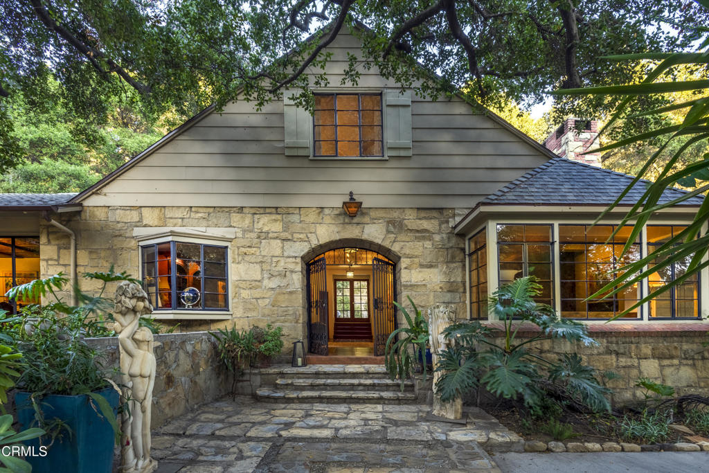 MLS #V1-31732 image #0