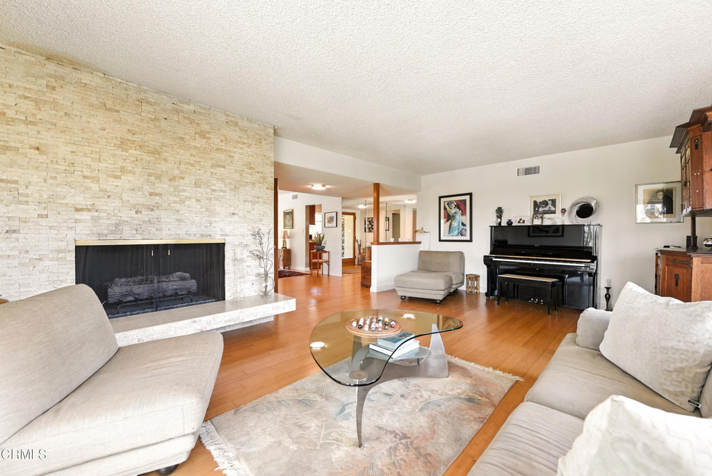 MLS #V1-31772 image #10