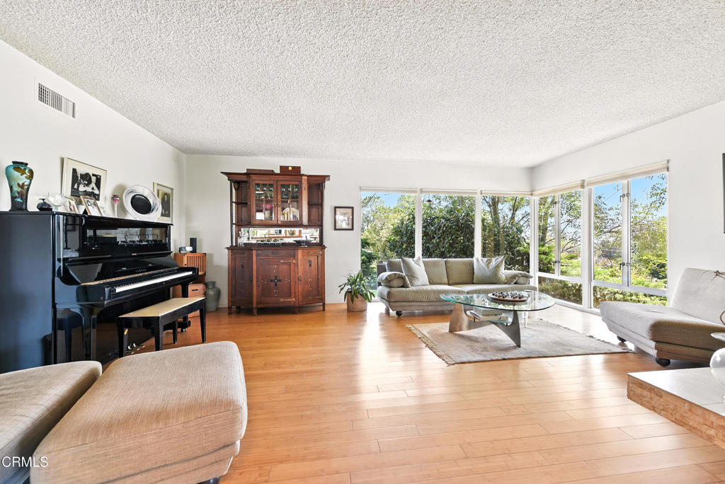 MLS #V1-31772 image #6