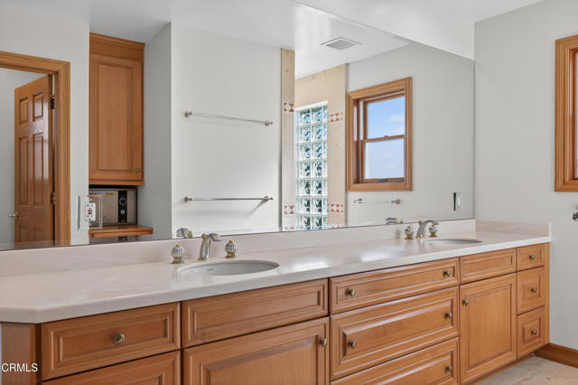 MLS #V1-31982 image #25