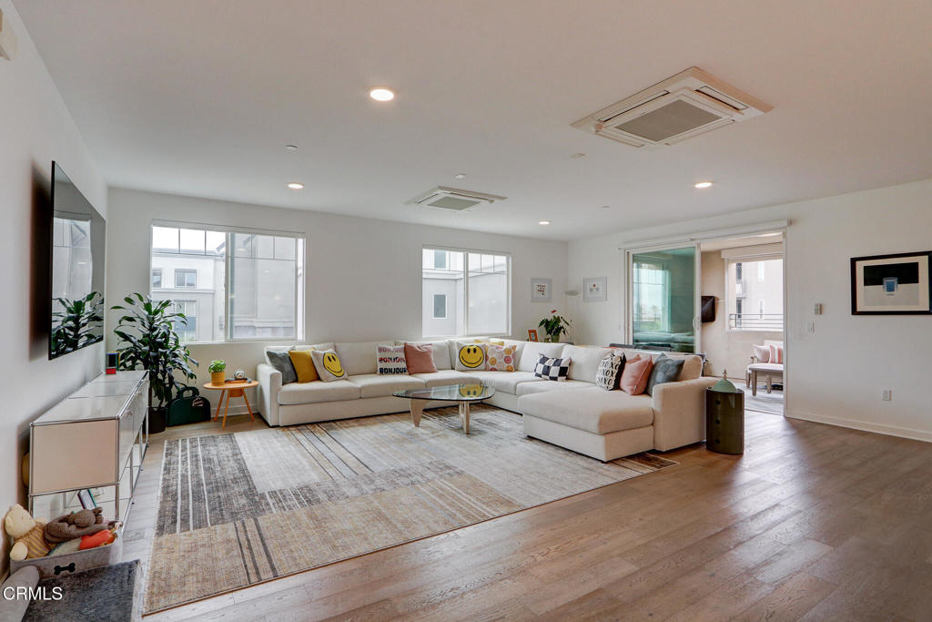 MLS #V1-32127 image #0