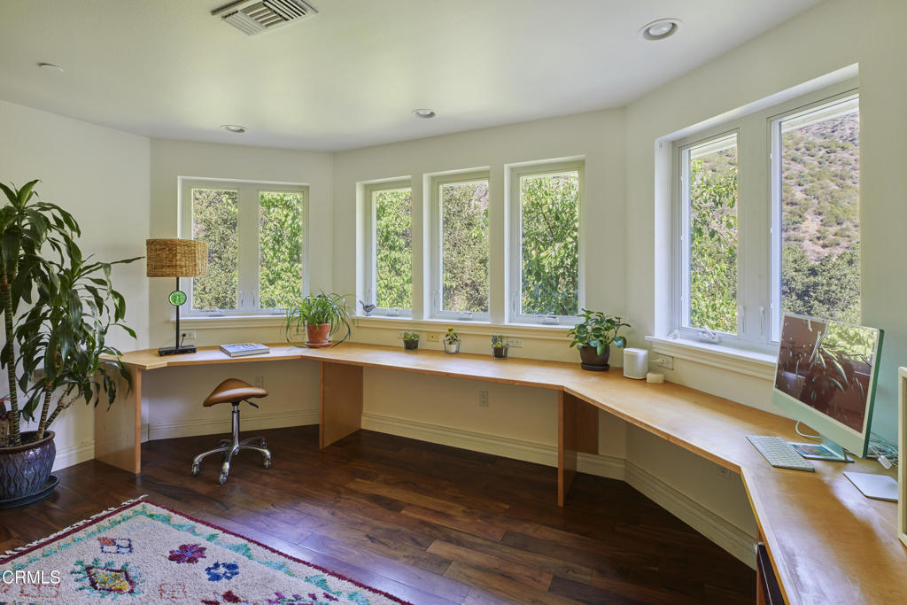 MLS #V1-32137 image #11