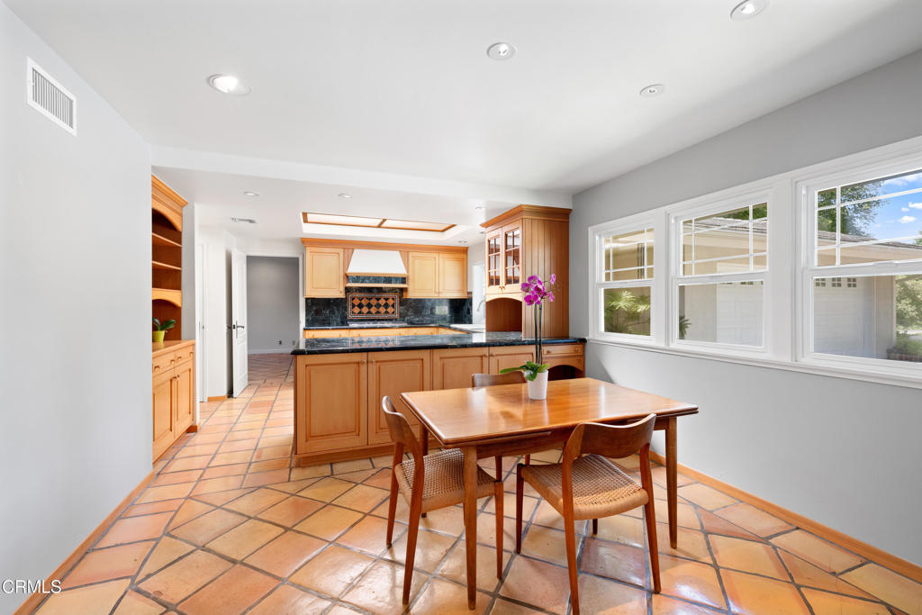 MLS #V1-32152 image #10