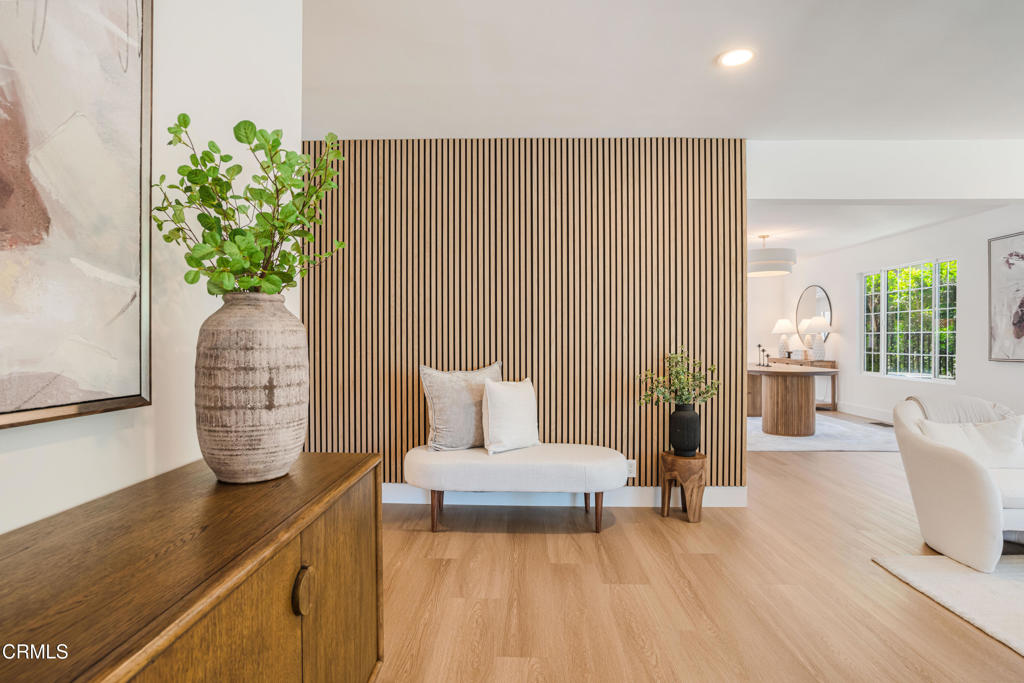 MLS #V1-32217 image #2