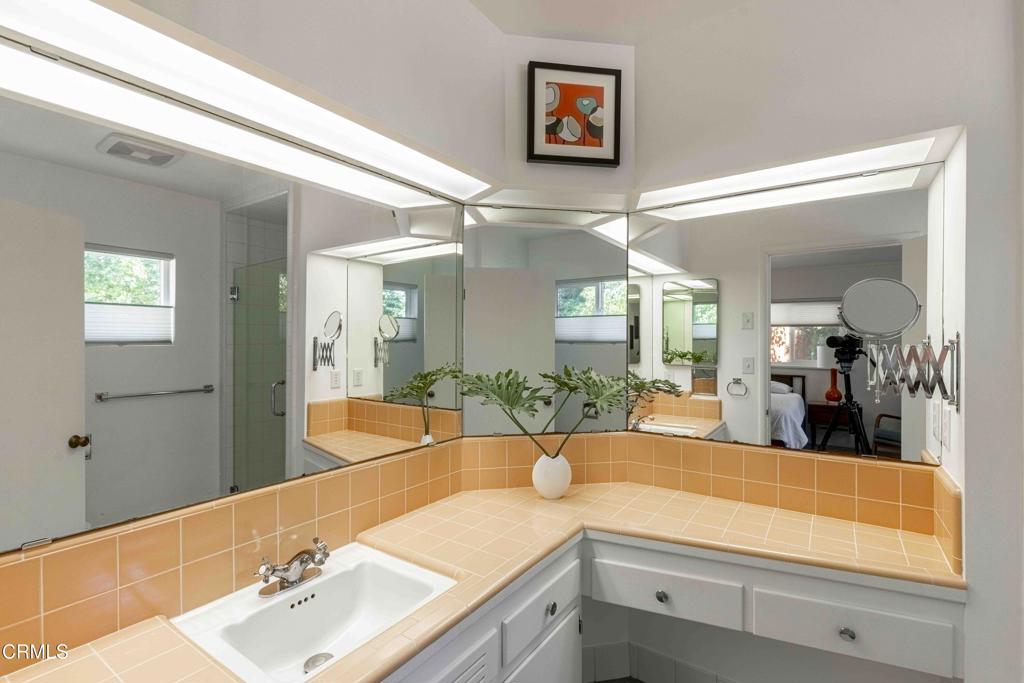 MLS #V1-32252 image #34