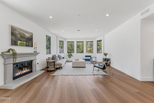 MLS #V1-32284 image #14