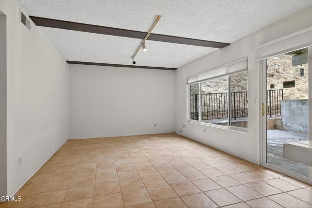 MLS #V1-32322 image #16