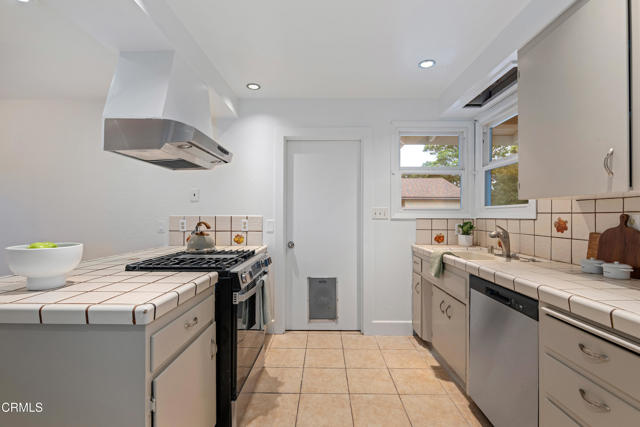 MLS #V1-32410 image #8