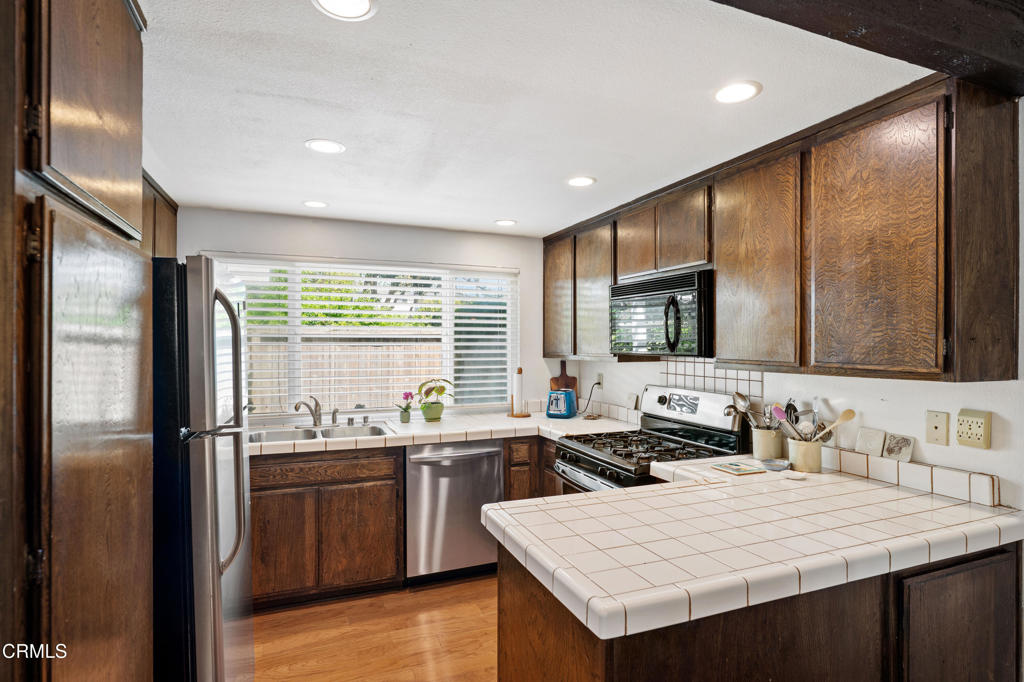 MLS #V1-32412 image #11