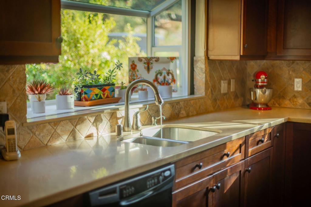 MLS #V1-32413 image #9