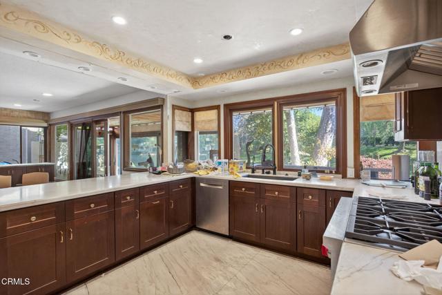 MLS #V1-32450 image #15